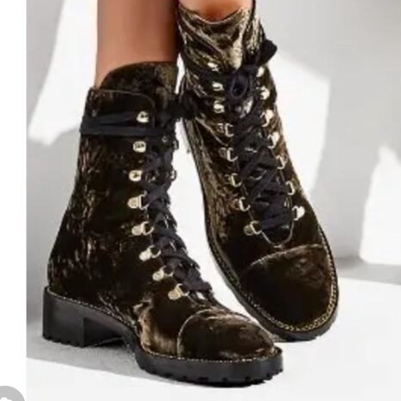 Stuart Weitzman Kolbie Chain Bootie NEW Sz 8.5 - Picture 2 of 8